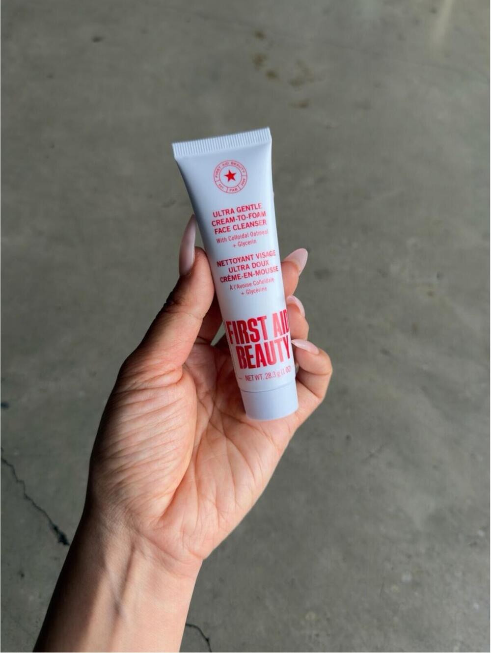 First Aid Beauty / Ultra Gentle Face Cleanser / Travel Mini